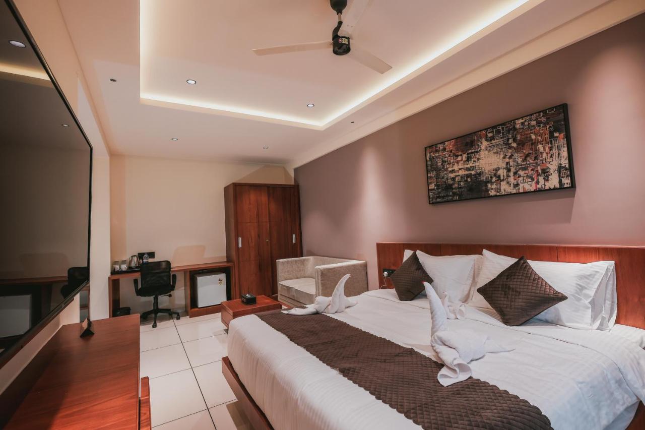 Fortview Suites Kasaragod Exterior photo